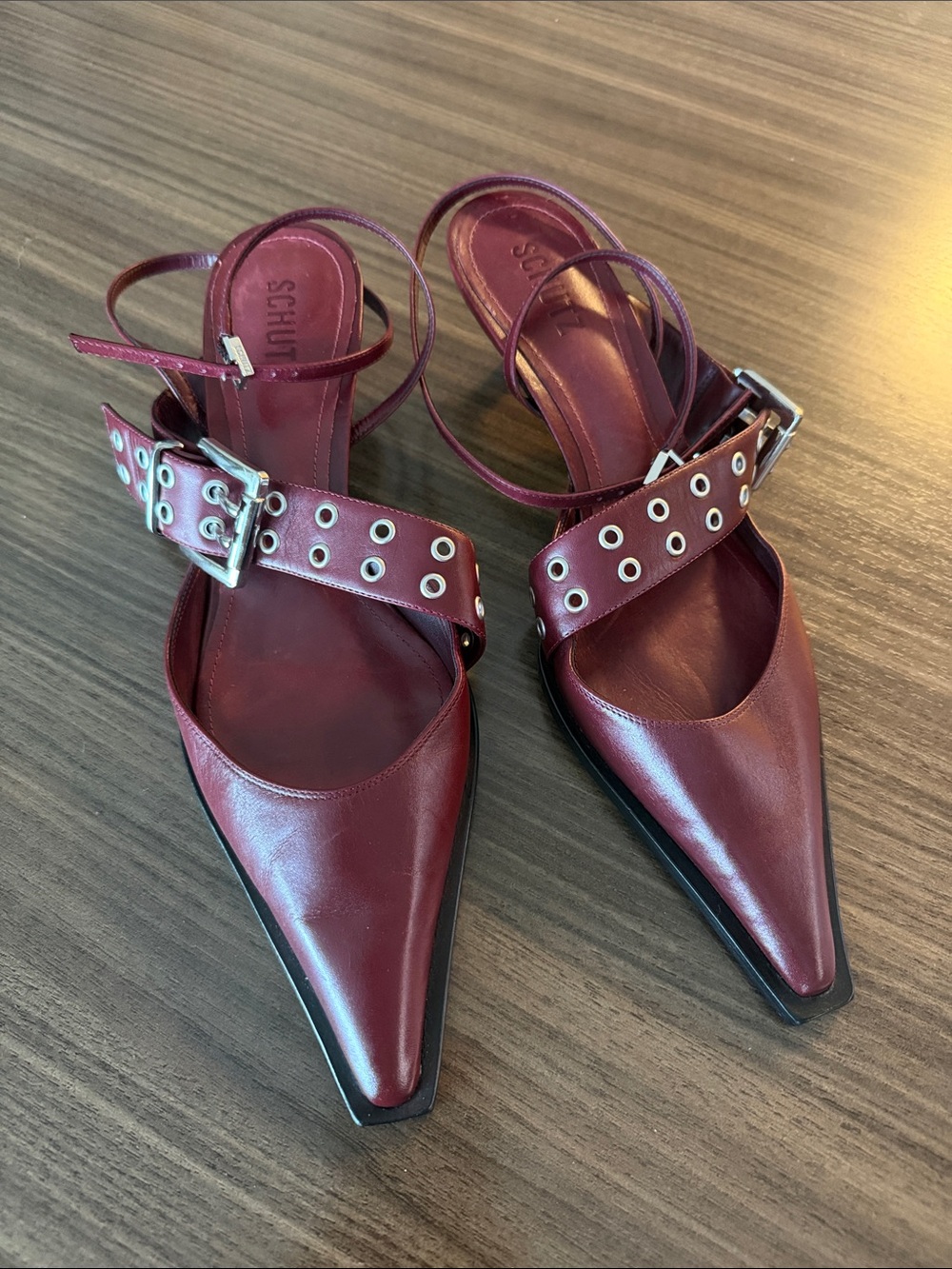 SCHUTZ burgundy Jess pump